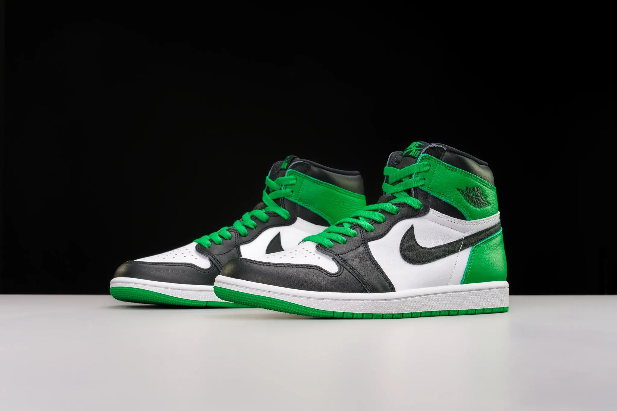 Air Jordan 1 Retro High OG Lucky Green