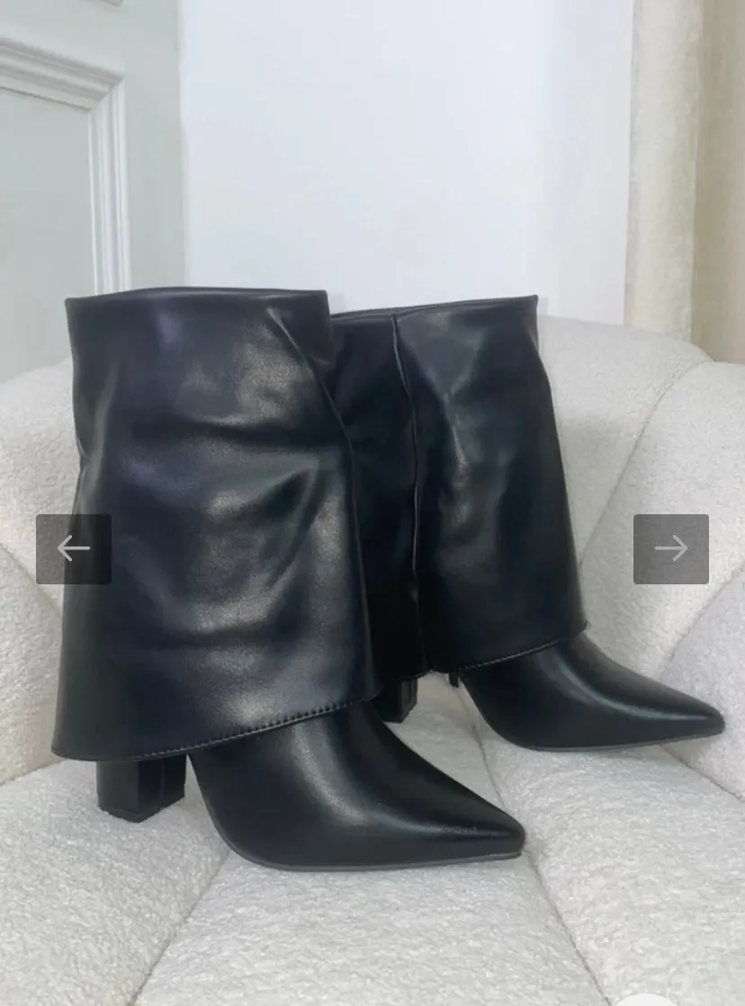 BLACK FOLD OVER MID LENGTH HEELED BOOT