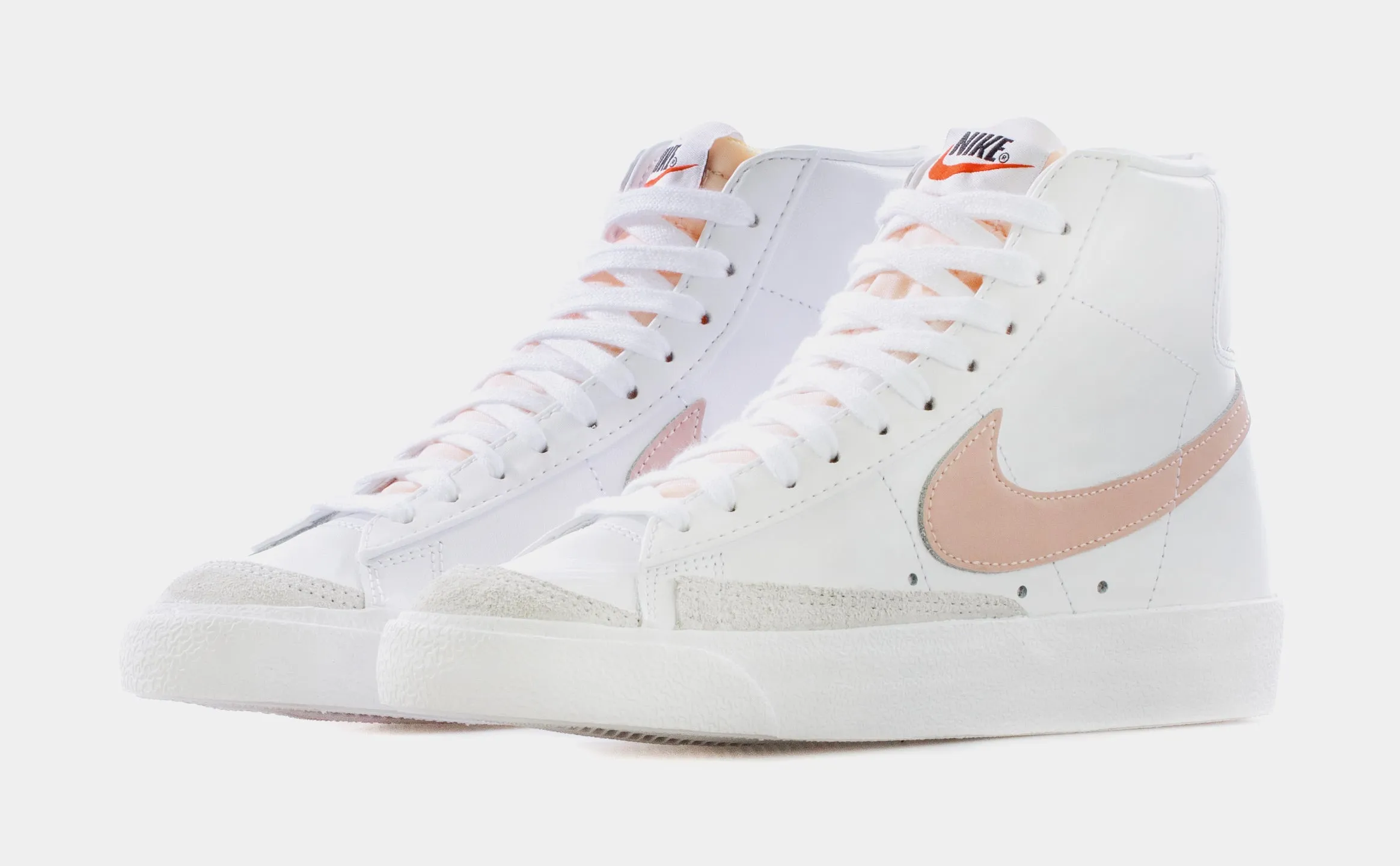 Blazer Mid '77 Vintage Womens Lifestyle Shoes (White/Pink)