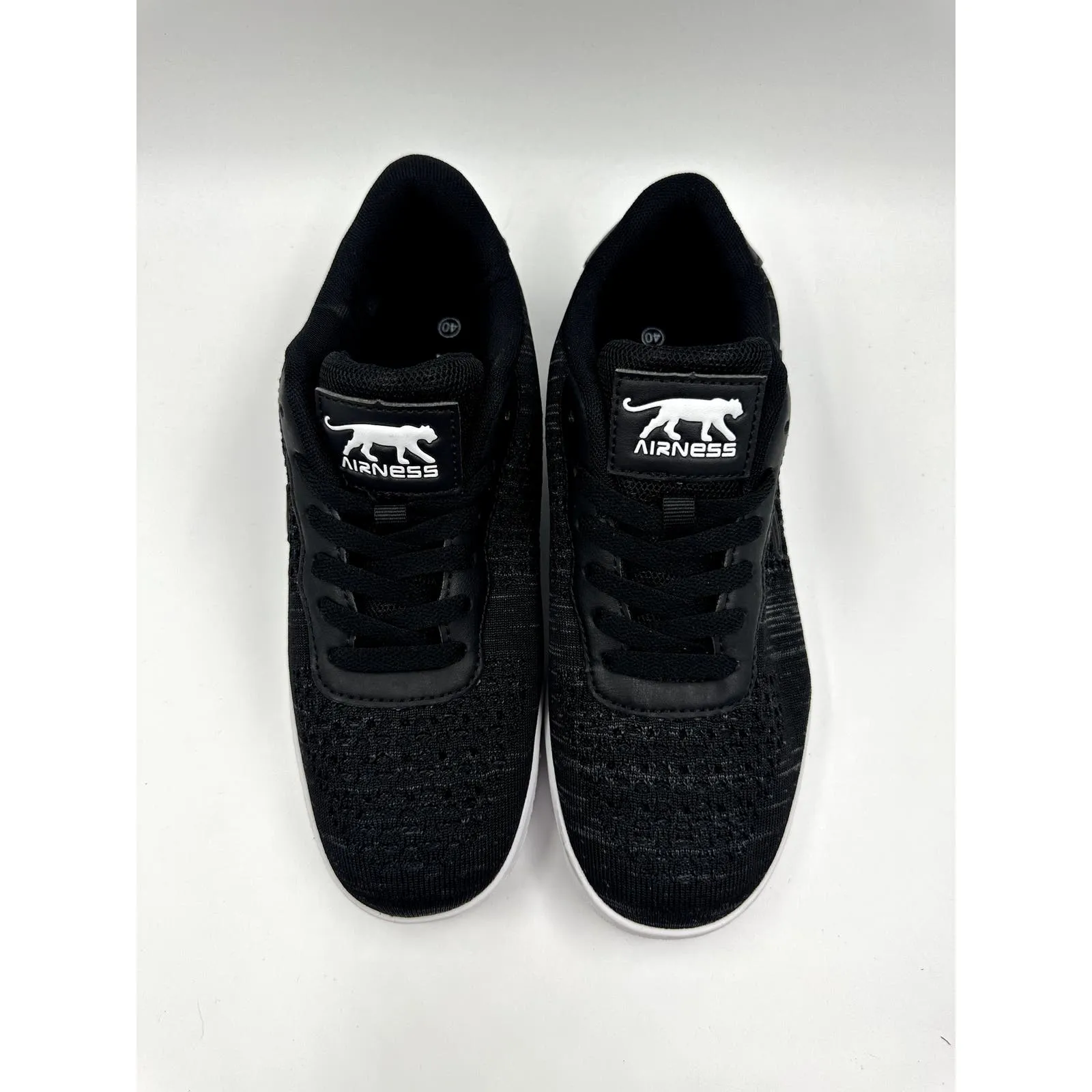 Men's Size 8.5, Black Knit Low Top Casual Sneakers with a White Sole