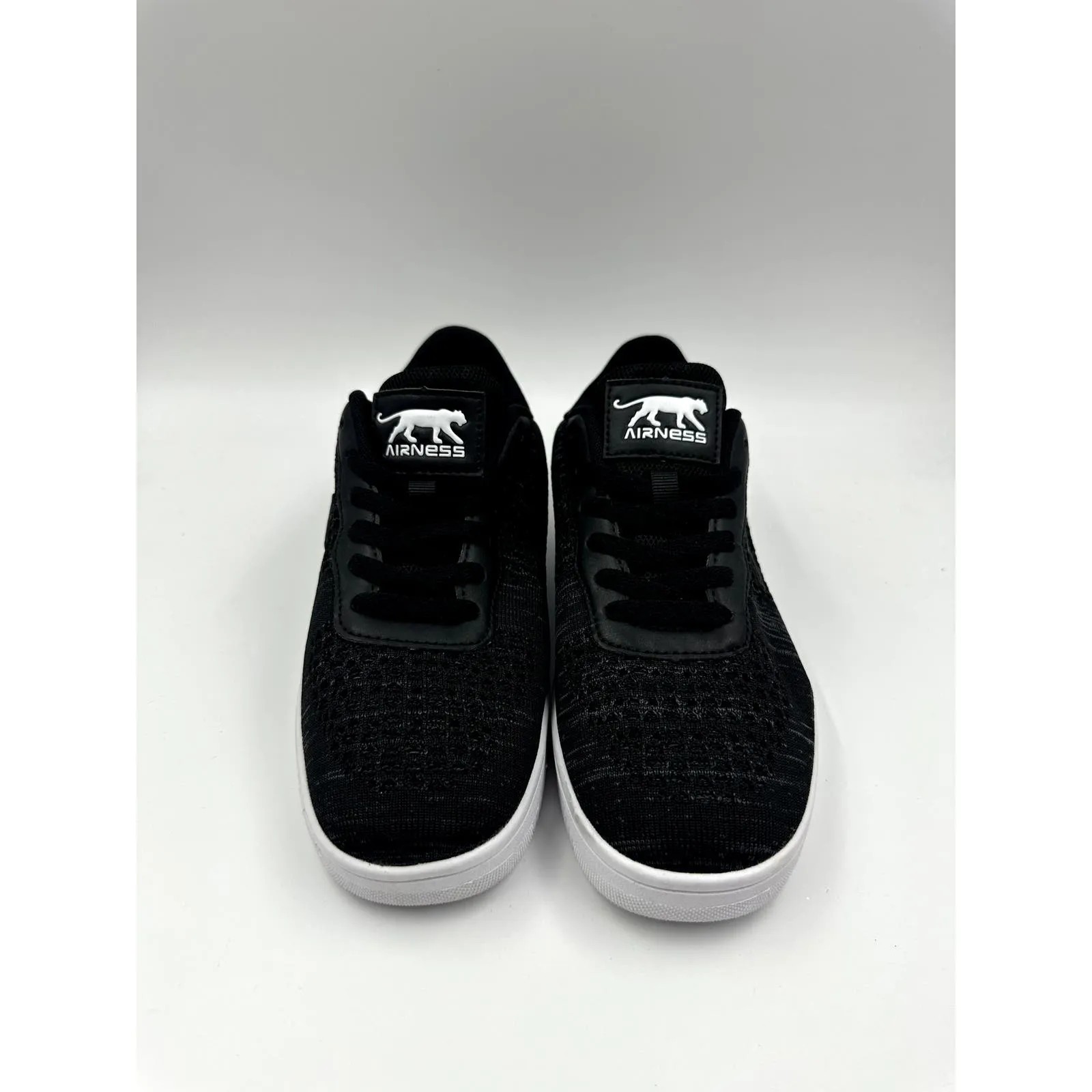 Men's Size 8.5, Black Knit Low Top Casual Sneakers with a White Sole