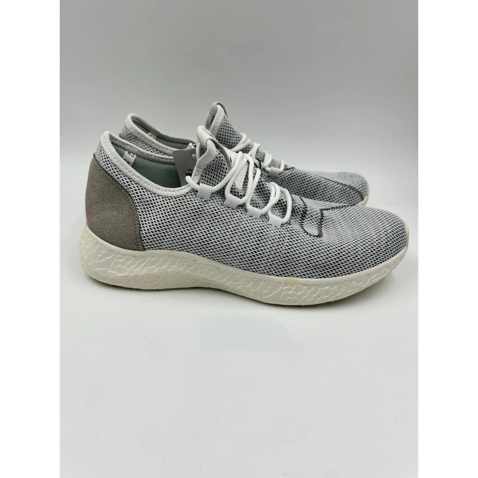 Men's Size 9, Knit Casual Sneakers with Synthetic Suede Heel Cap with Foam Sole