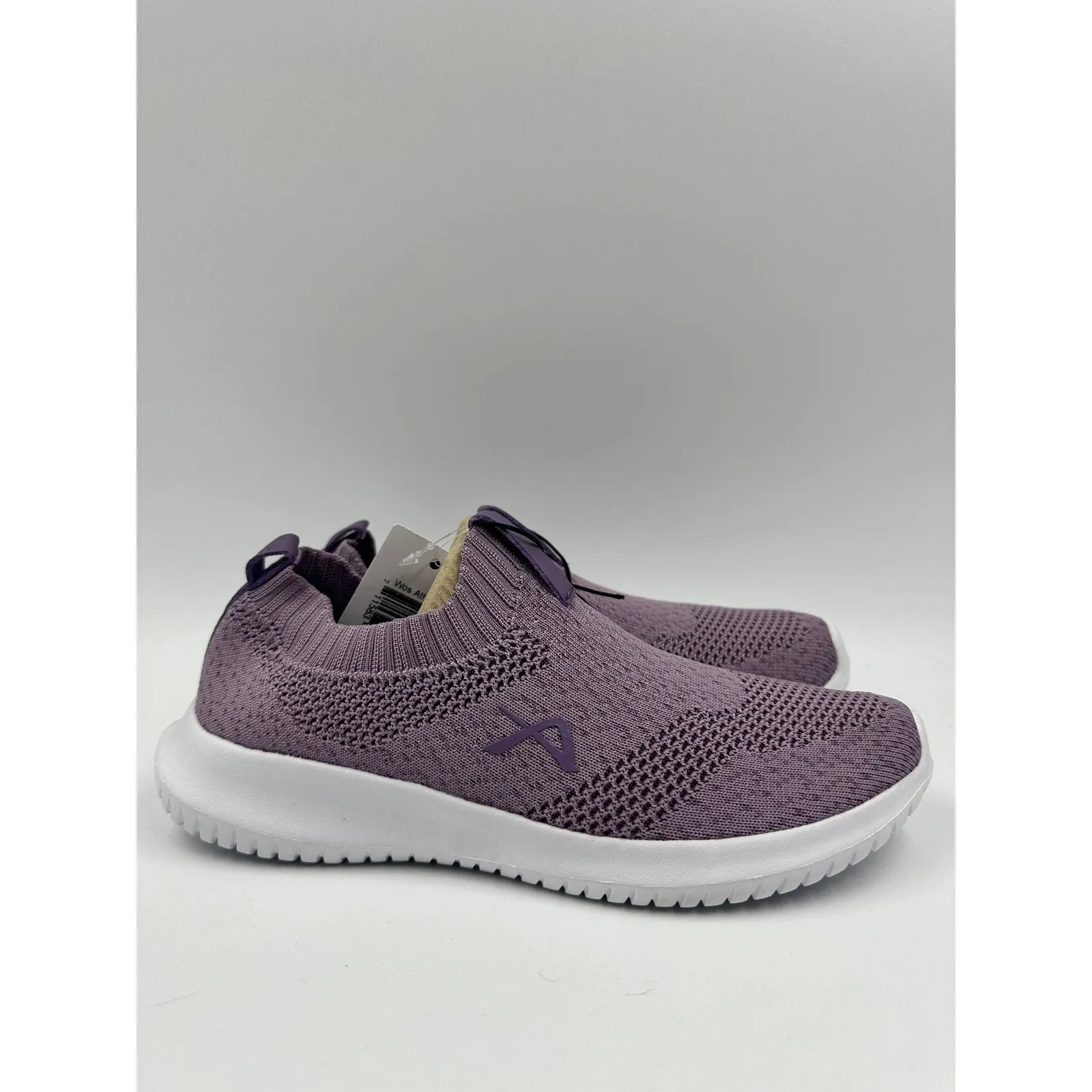 Women's Size 6.5, Light Purple Slip on Sneakers with a Knit Upper Sole