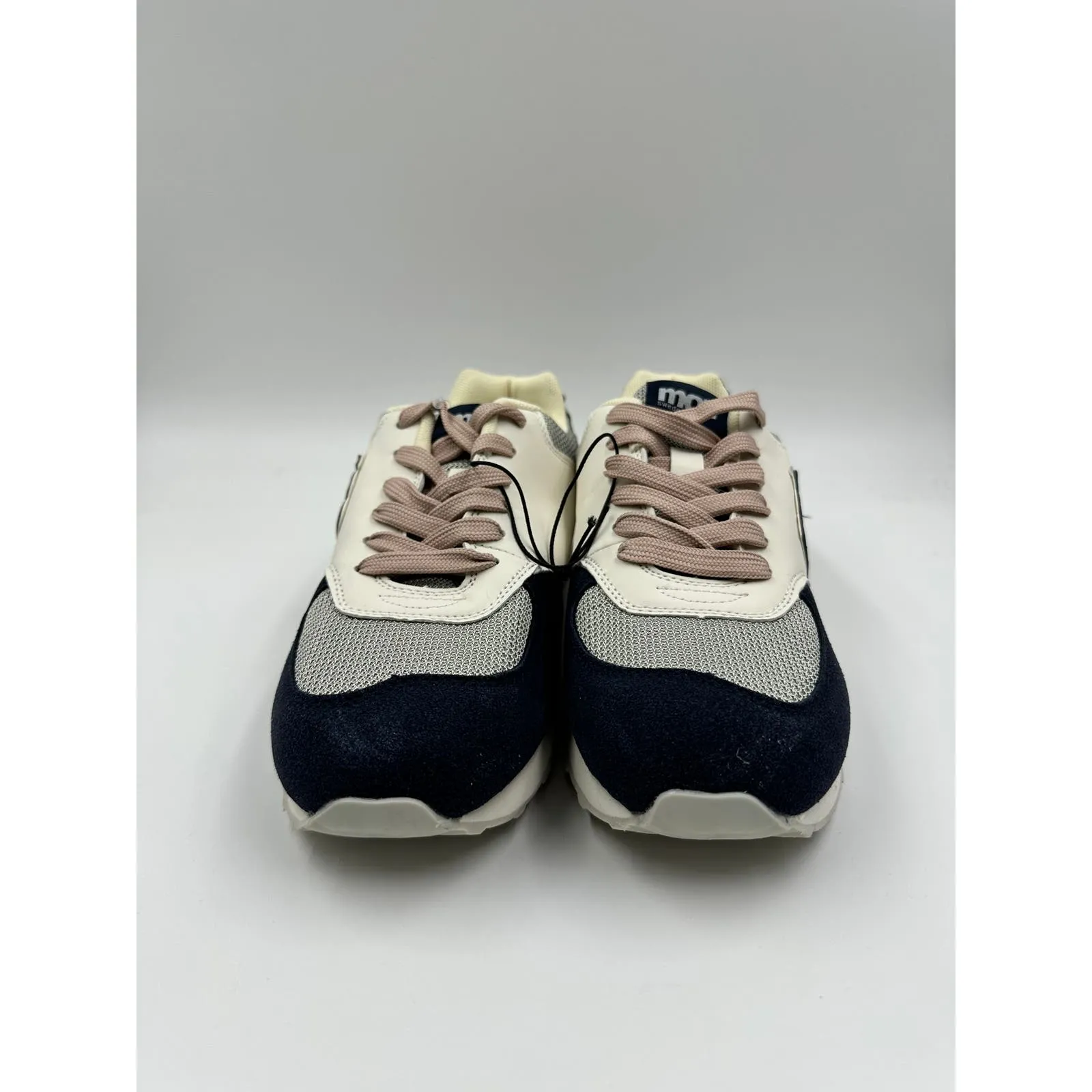 Women's Size 8, White, Navy and Salmon 70s Style Casual Sneaker